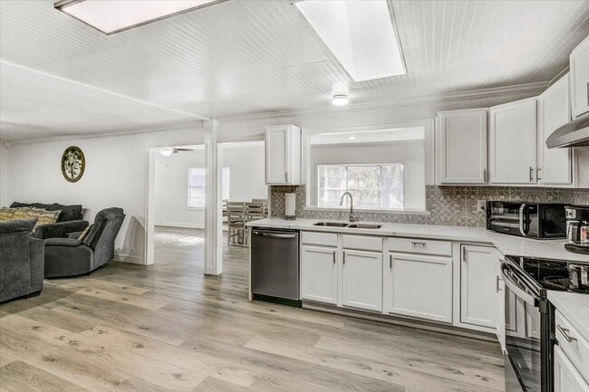 Photo - 185 Weiss Bluff Rd