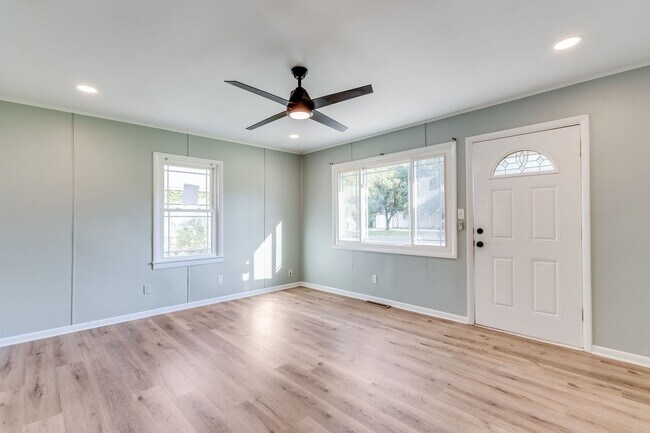 Photo - 4828 W 3rd St N