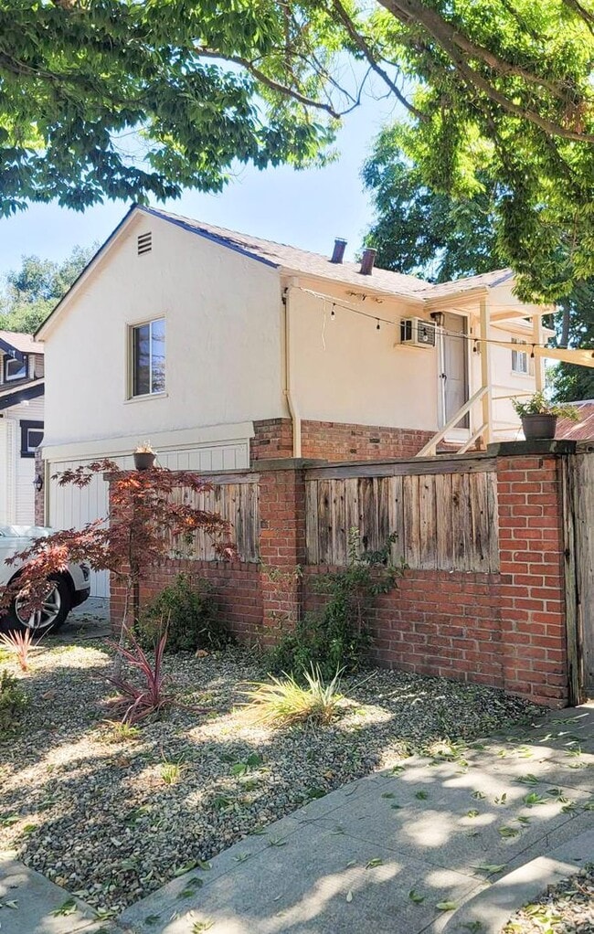 Photo - 3101 6th Avenue - Charming Studio Unit w/ ...