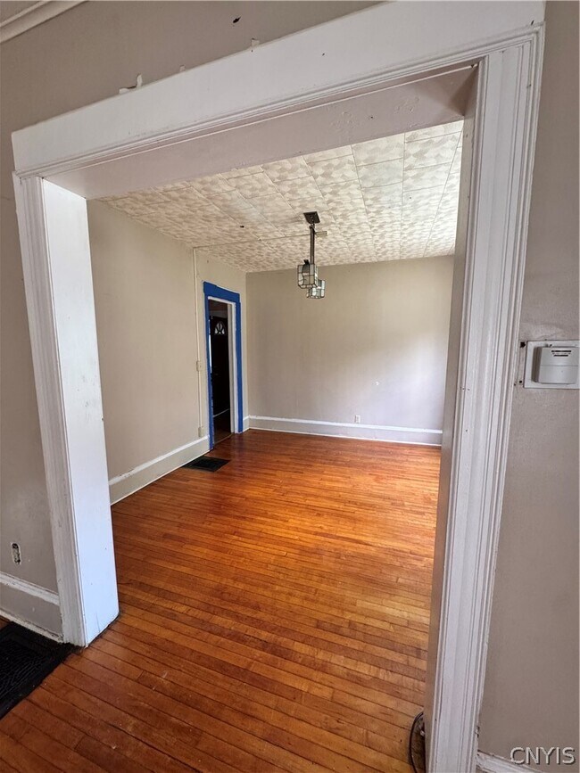 Photo - 2331 Midland Ave