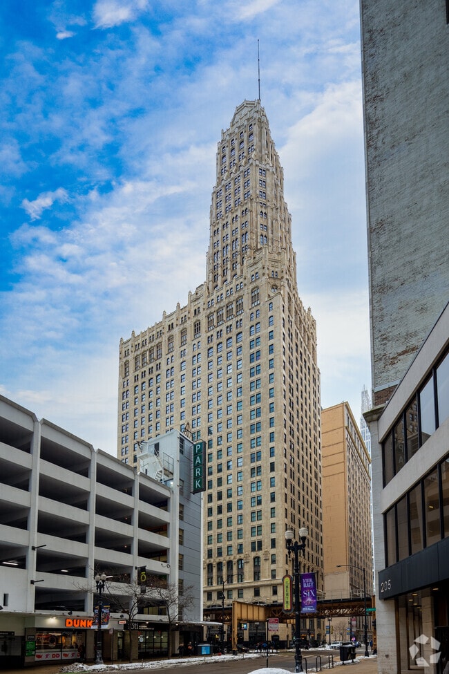 Randolph Tower City Apartments