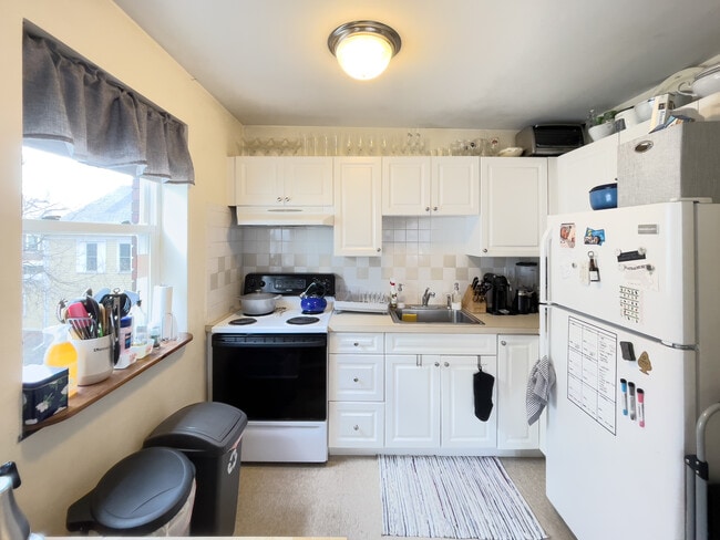 Photo - 594 Centre St Unit 8