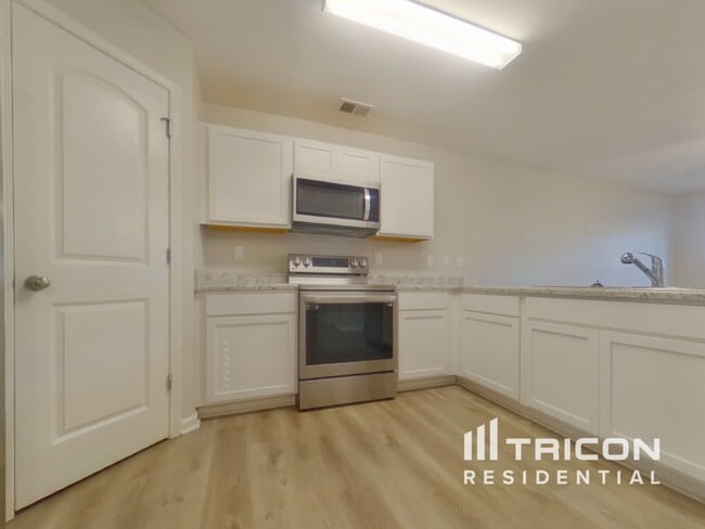 Photo - 334 Freeman Cir