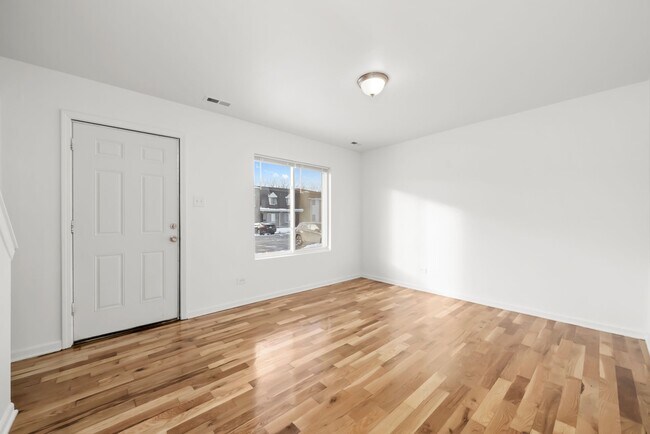 Photo - 13300 S Indiana Chicago, IL 60827