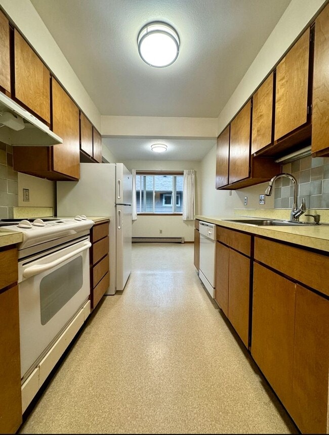 Building Photo - Vintage Irvington Top Floor 2 Bed~ Off Str... Unit 1808 Rental