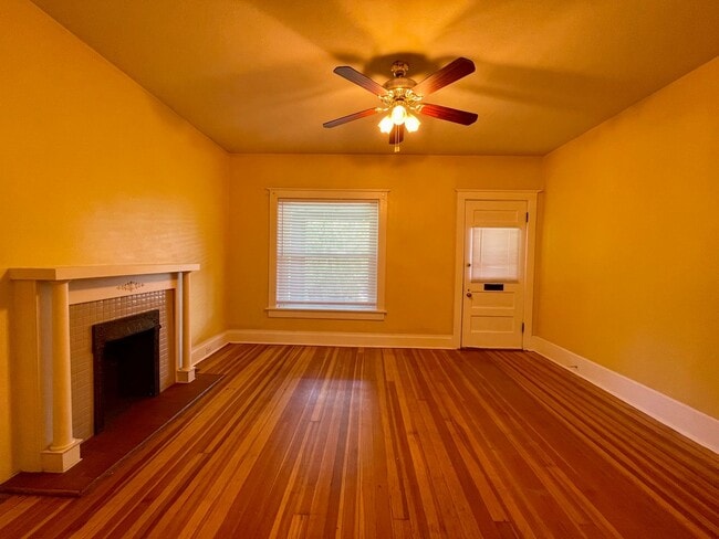 Photo - $0 DEPOSIT OPTION! CHARMING 2-STORY, 3 BED 2 BATH TOWNHOME IN WEST WASH PARK