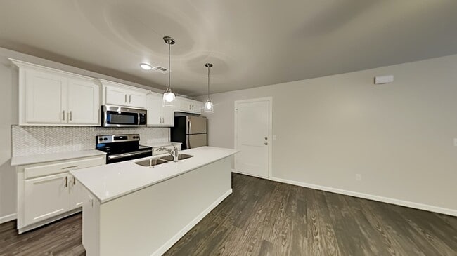 Photo - 2 Bedroom 2 Bathroom 2 Car Garage Duplex Close to Broadway Extension and 8 Minutes from Downtown OKC