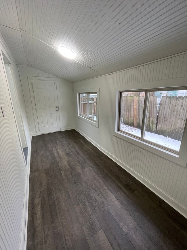 Photo - 5 Bedroom Available NOW