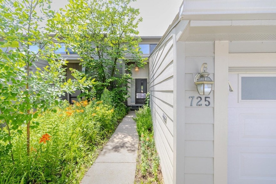 Photo - 725 Peninsula Ct