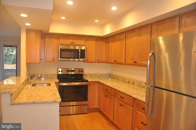 112 Woodgate Ln