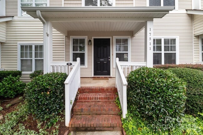 Building Photo - 17311 Villanova Rd Rental