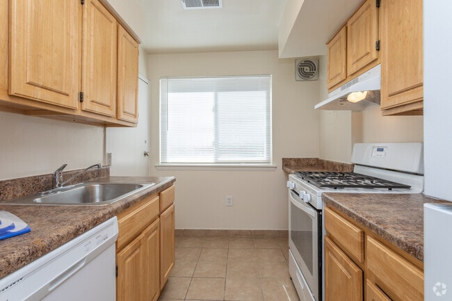 Fairfax Circle Villa Apartments