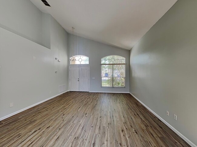 Photo - 728 Hardwood Cir