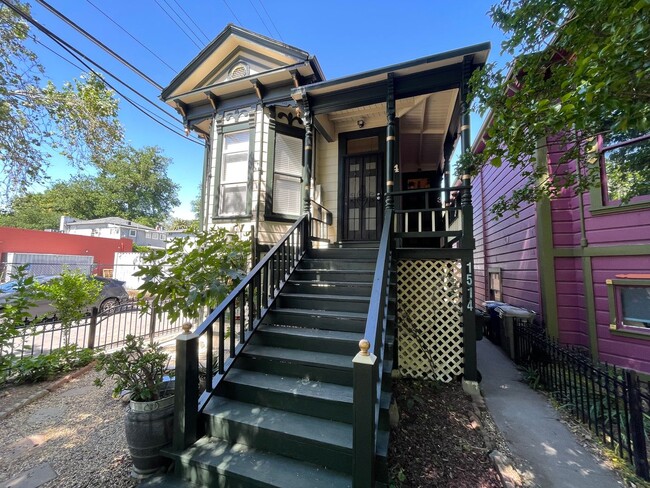 Building Photo - 1514 19th St Unit 04