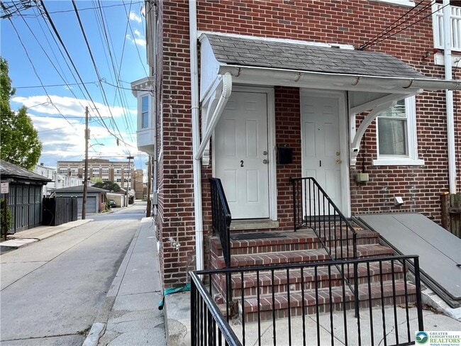 Photo - 113 N West St Unidad 2