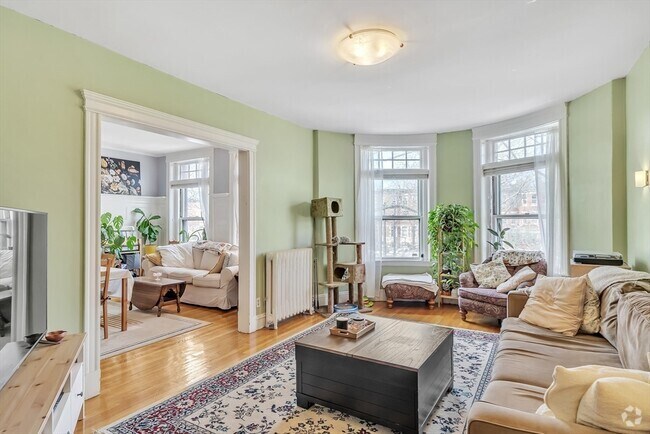 Building Photo - 1891 Beacon St Unit 2 Rental