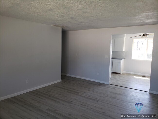 Photo - 1761 W Victory Rd