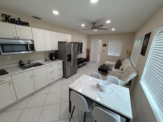 Photo - Charming 1 bed, 1 bath suite for rent