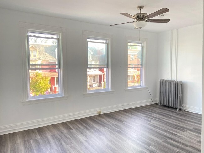 Building Photo - 351 E New St Rental