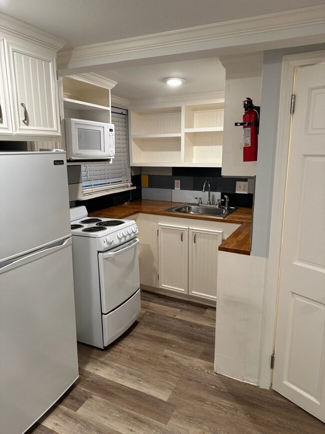 Photo - 1107 13th St Unit 5