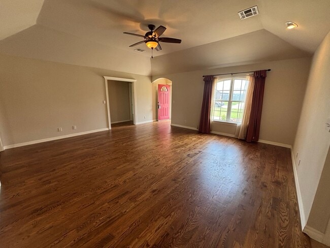 Photo - Awesome 3 bed/2bath/2 car Split floor plan in Southfork III!