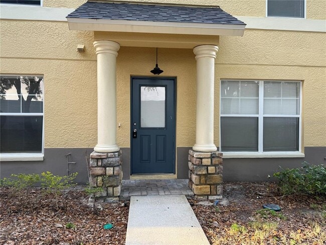 Building Photo - 201 Drawbridge Ln