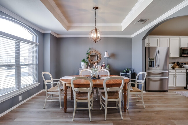 Photo - 7633 85th St