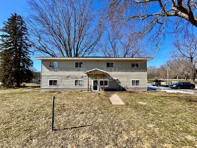 Building Photo - 1490 Carmil Dr Unit 4