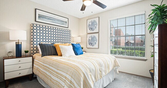Oaks of Lewisville Apartments