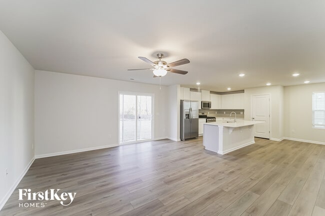 Photo - 381 Hollingswood Dr