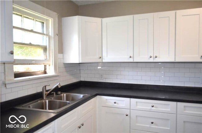 Photo - 1302 Shannon Ave