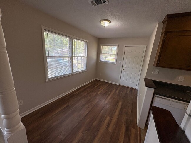 728 Montclair Dr