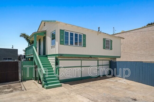 Building Photo - 123 E 18th St Unit 1/2 Rental
