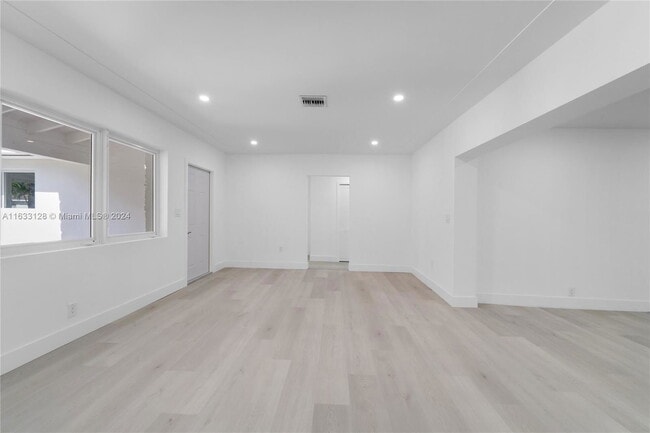 Photo - 350 Aledo Ave