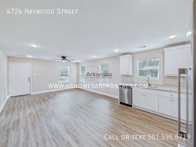 Photo - 4724 Haywood St