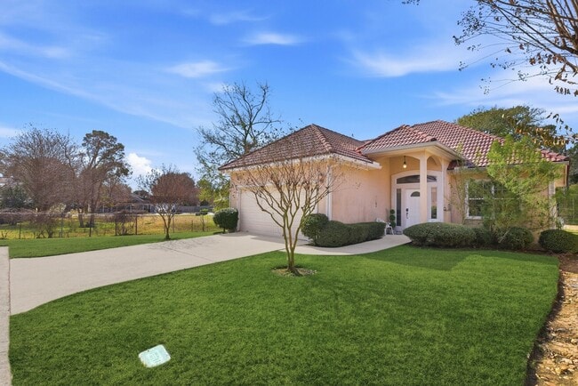 Photo - 43 Regency Pt