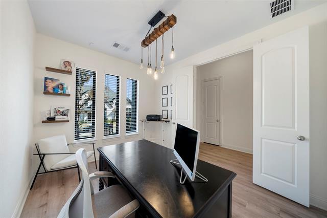 Photo - 8109 Mdw Vly Dr