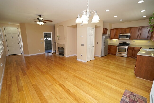 Photo - 29270 Hatari Way