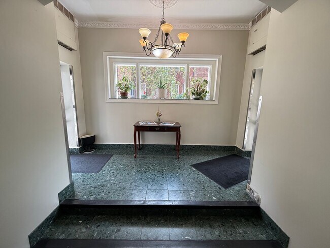 Photo - FULLY FURNISHED - Move in ready 1 bed & 1 ...