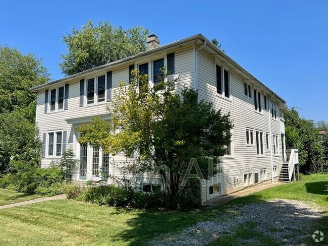 Building Photo - 19 Saluda St Unit Apt 4