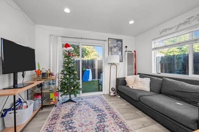 6252 Dorothy Dr