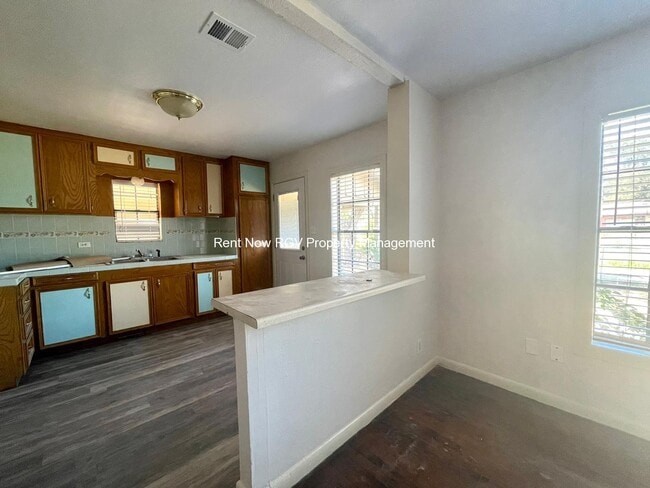 Photo - 1400 Vine Ave