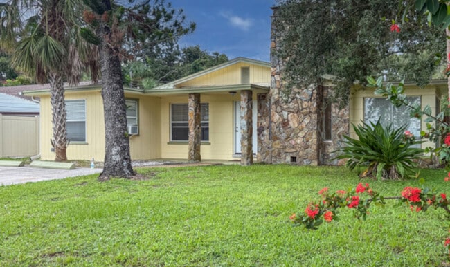 Building Photo - 1144 44th St Rental