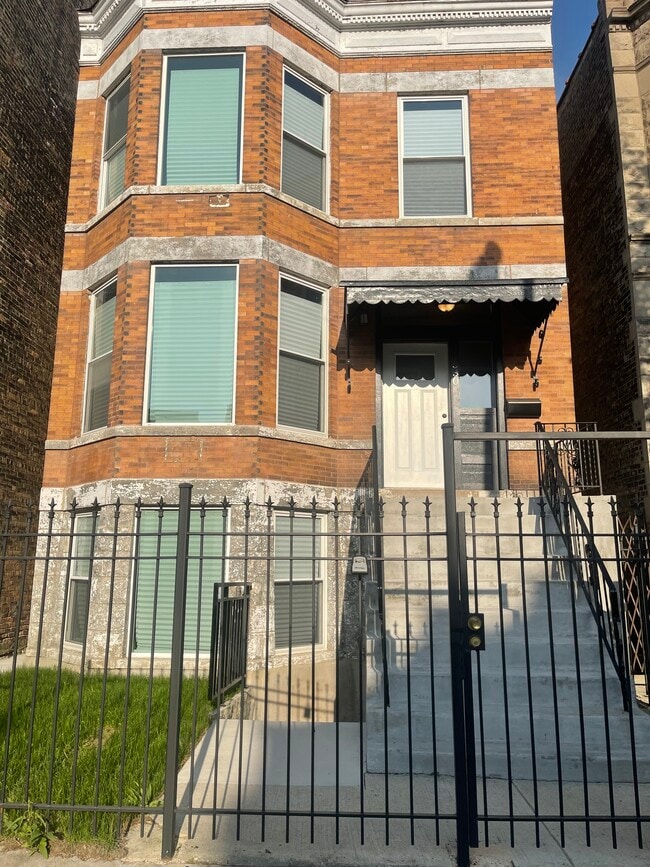 Photo - 1530 S Central Park Ave Unit Apt 2