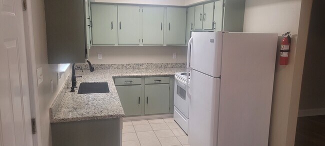 Photo - 57366 Maple Ave Apartments Unit E