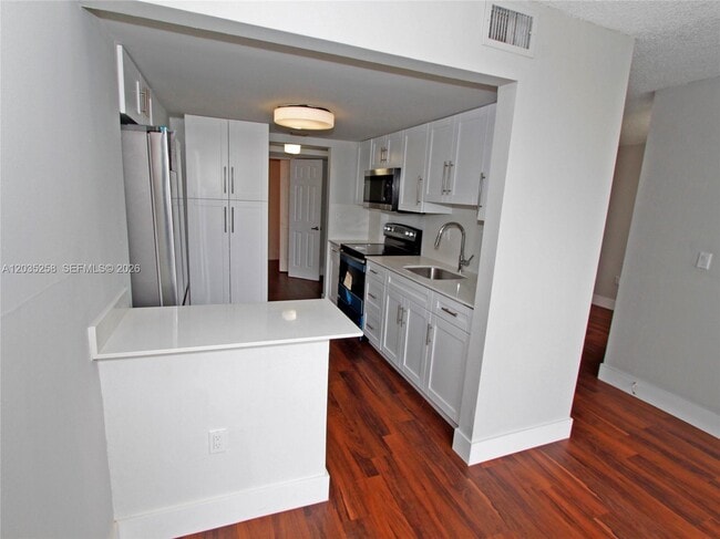 Photo - 9411 SW 4th St Unidad 308