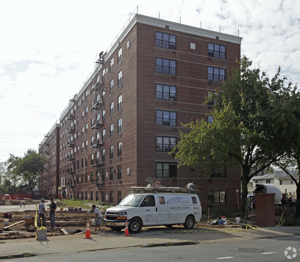 Photo - Seaside Plaza Apartments