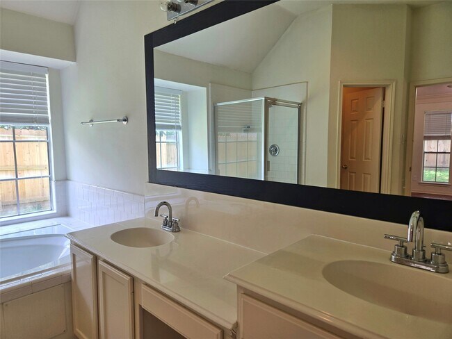 Photo - 4515 Oak Valley Dr