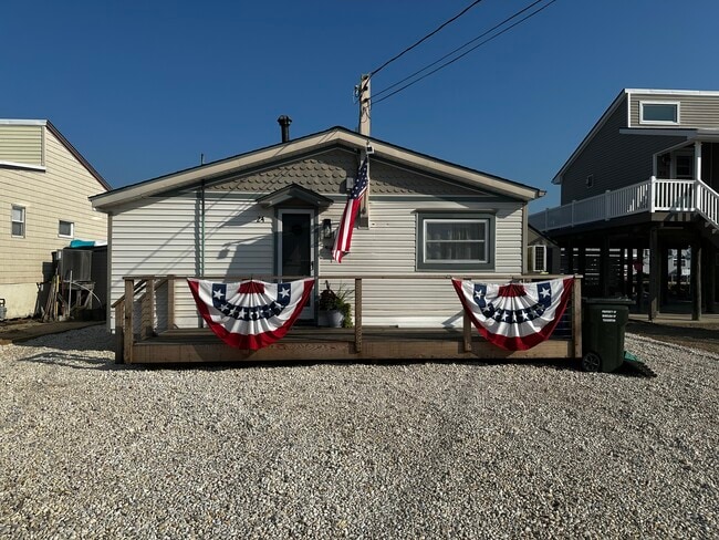 Building Photo - 24 Angler Rd Rental