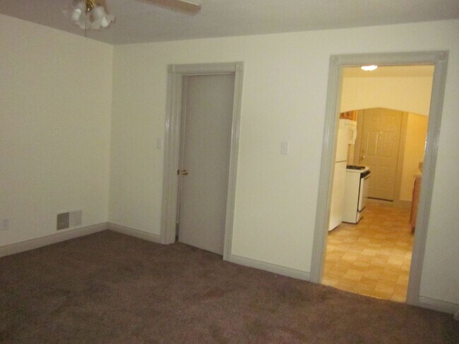 Photo - 810 Huestis Ave Unit Apt 2